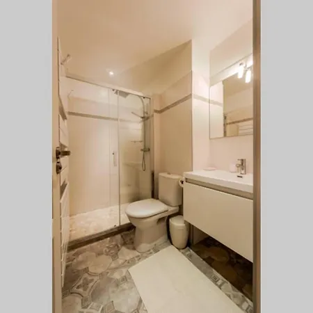 Appartement Exceptionnel !!! Venez Sejourner Dans Les 3 D'un Authentique Ancien Palace De La Belle Epoque De 1874 !!! Unique !!! Menton